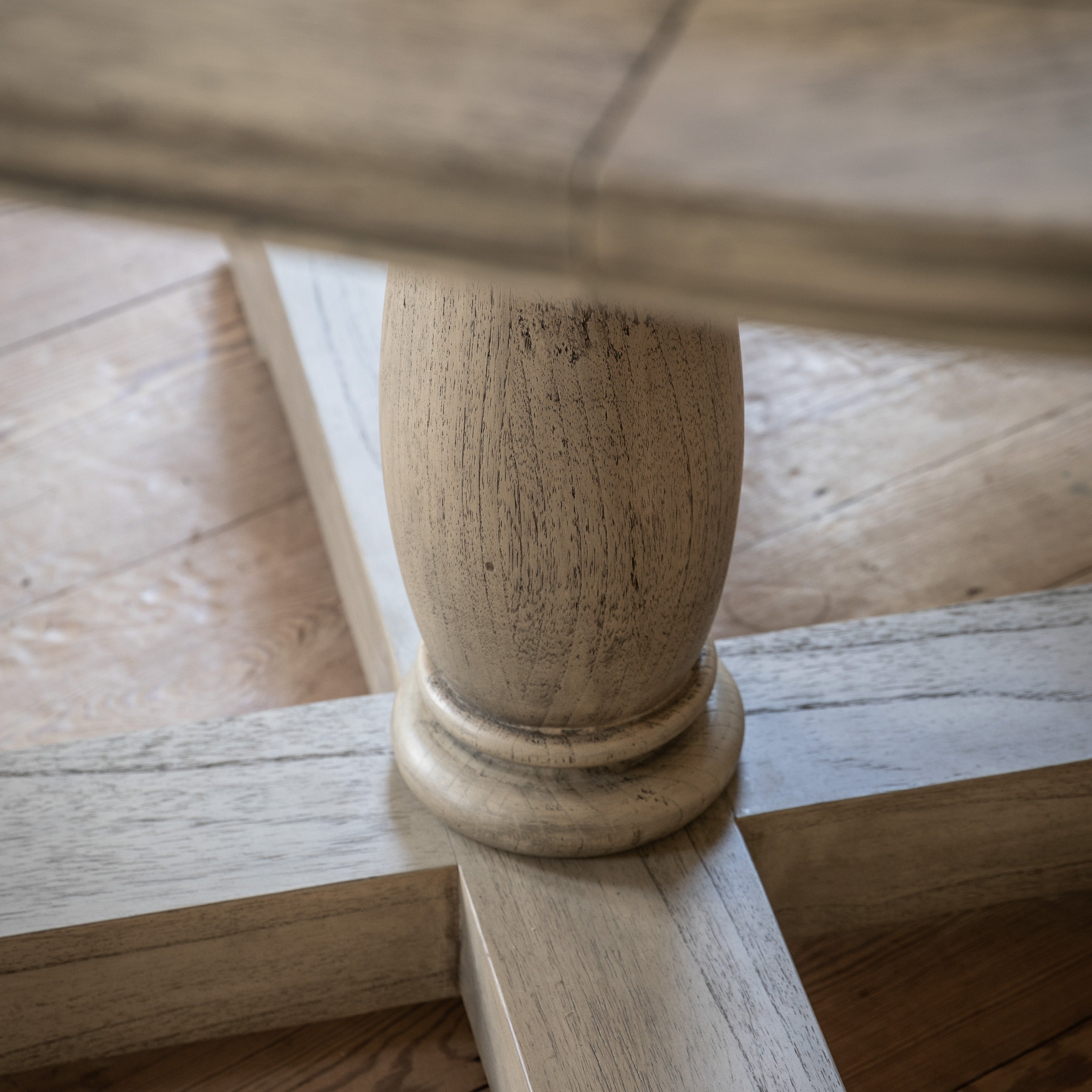 Tobago Ash Wood Round Extendable Dining Table